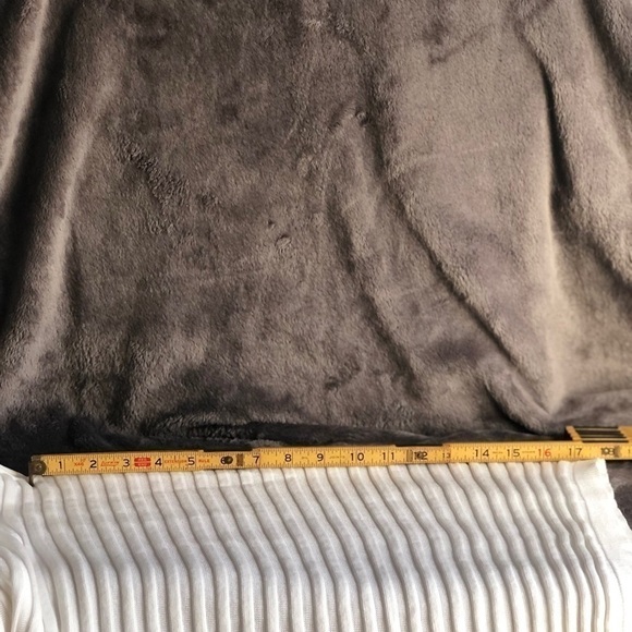 VINCE Camuto cream striped sheer long sleeve sweater size XS W1023 - Picture 6 of 9